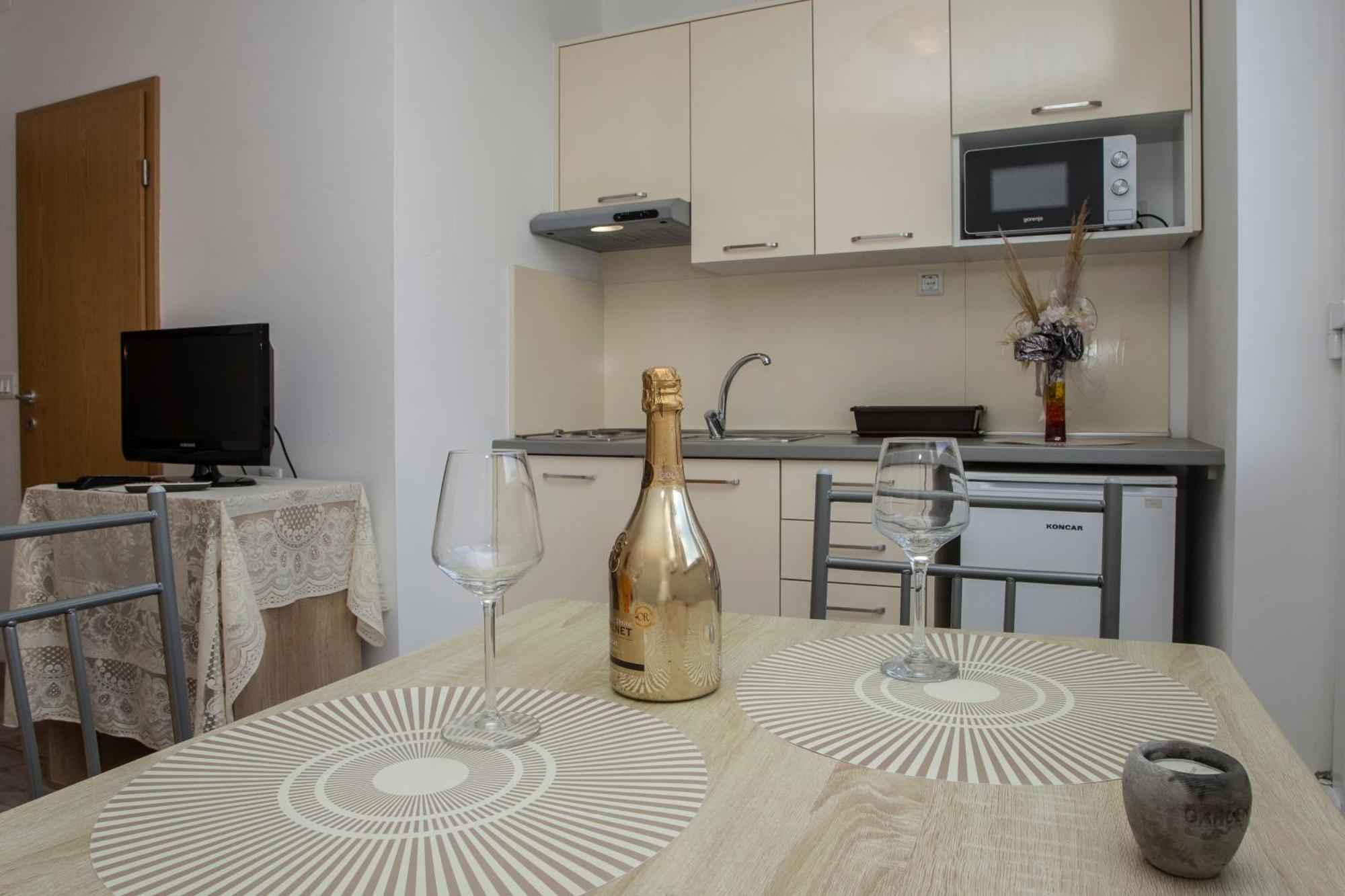 Apartment Adria สปลิท ภายนอก รูปภาพ